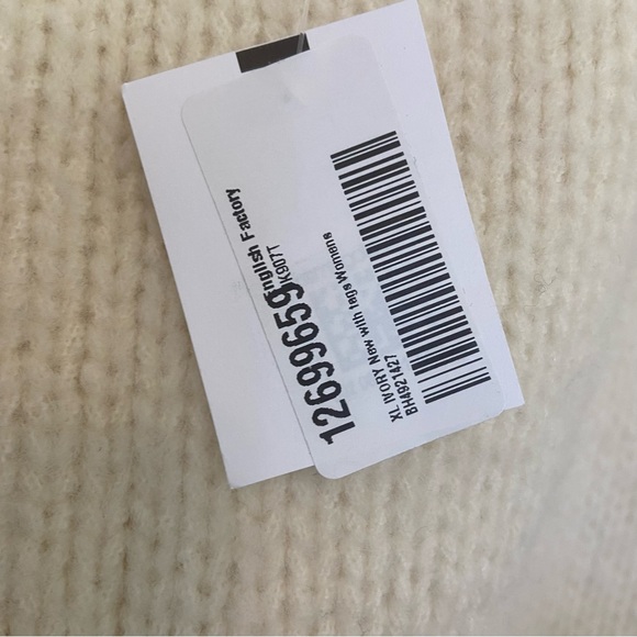 BNWT English Factory Womens Floral Embroidered Knit Sweater Tank Top Size XL - Picture 12 of 12